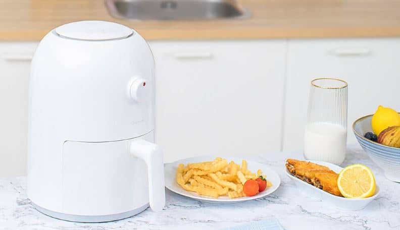 Another important feature of an air fryer is the ability to adjust the temperature. You can cook food at a low temperature and cook it at a high one.
